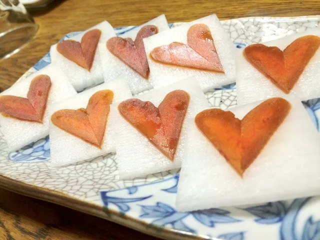 Heart shaped dried mullet roe with Japanese radish.|do dyuさん