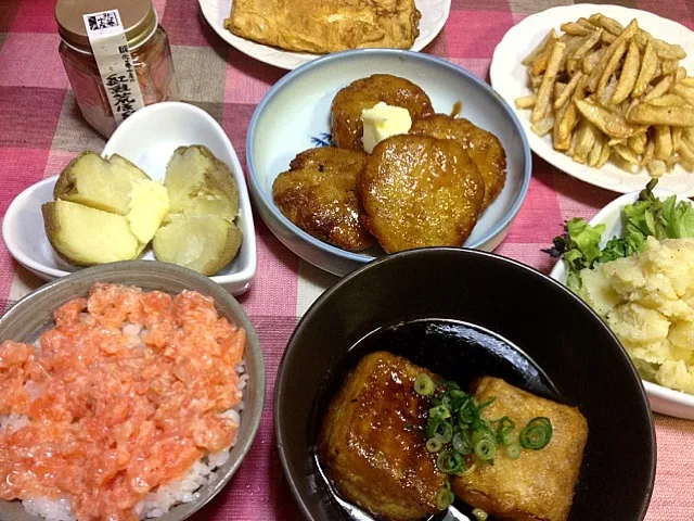 トロサーモン丼、揚げ出し豆腐、もちもちポテト、卵焼き、ポテトフライ、ポテトサラダ、じゃがバター、鮭フレーク|離乳食完了期 1歳さん