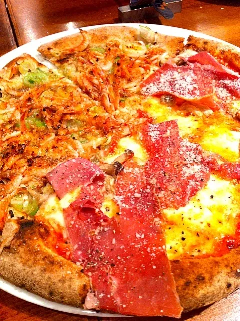 Half & half pizza (sakurashrimp @ ham )|sirakorn owadaさん