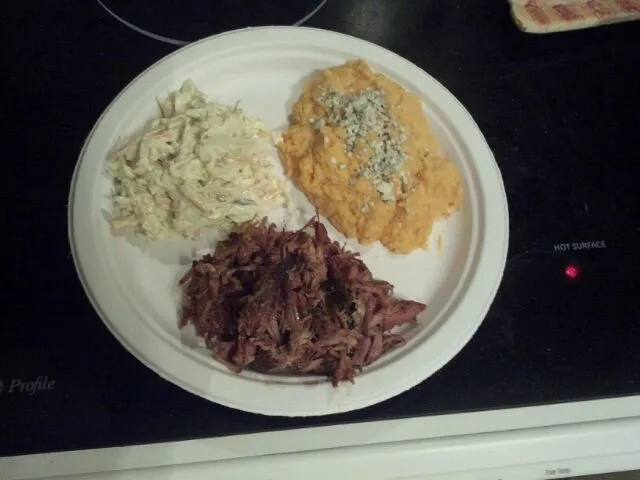 Pulled Pork Coleslaw and Smashed Sweet Potato with Blue Cheese|Wil Millerさん