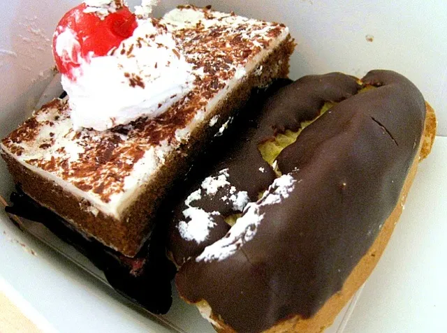 Snapdishの料理写真:Blackforest & Eclair|Jen B.さん