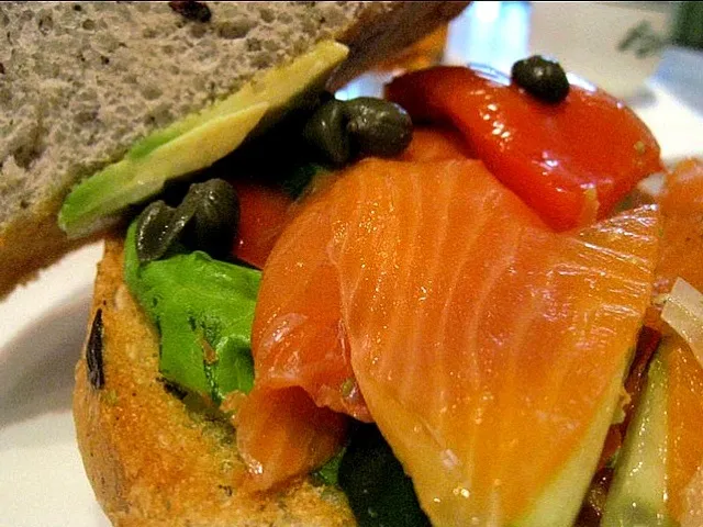 Snapdishの料理写真:Smoked salmon sandwich on olive bread|Jen B.さん