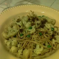 Snapdishの料理写真:Whole Wheat Spaghetti with Pan Roasted Cauliflower Sicilian Style|Victoria Silverさん