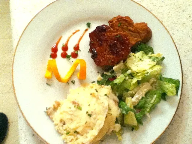 Seared top sirloin with mashed potatoes and Italian side salad and if course the garnish|d j vanvoorstさん