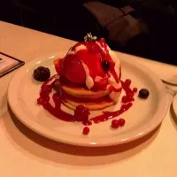 Snapdishの料理写真:ベリーベリーパンケーキ|tomokoさん