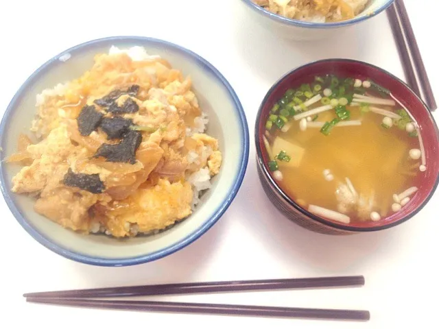 親子丼とすまし汁|みなってぃさん