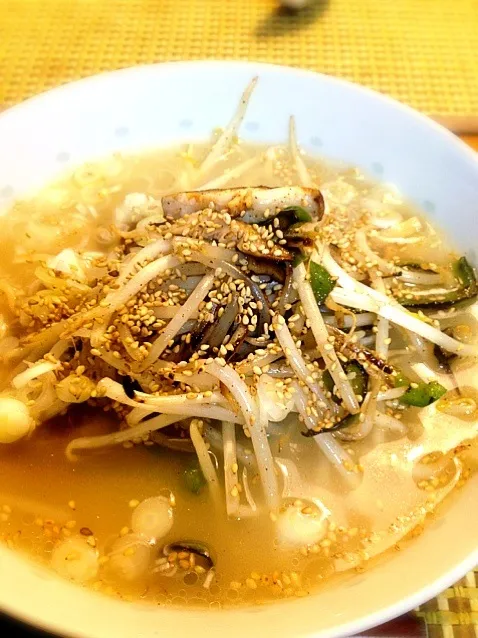 Snapdishの料理写真:恒例豚骨煮込み塩ラーメン★|みつなち☆さん