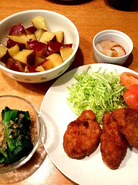 ヒレカツ、さつまいもの甘煮、ほうれん草のお浸し、刺身こんにゃく🎶|レナコさん