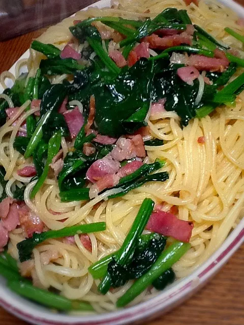 ほうれん草とベーコンの和風パスタ|ナナミさん