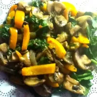 Spinach salad|tanya dewaltさん