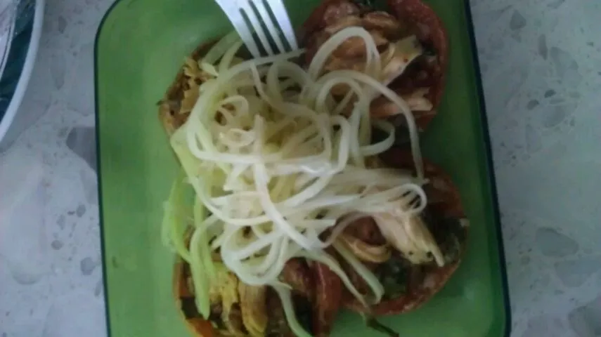 papaya salad and leftover tomato pizza bites|staphanyさん