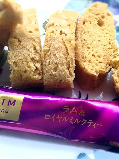 ホットケーキミックスに、顆粒ミルクティー加えて適当蒸しパン（＾Ｏ＾）      適当はあんまり？それなりな出来上がりです(-｡-;|くめさん