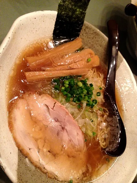 Snapdishの料理写真:なご家 醤油ラーメン|りささん