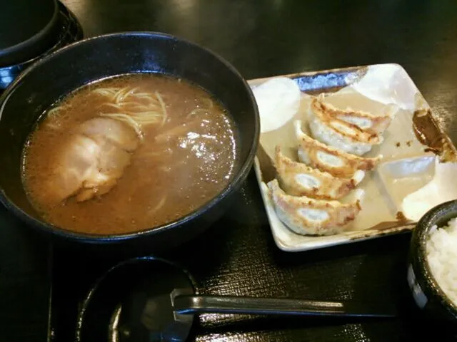 味噌ラーメンと餃子|わこさん