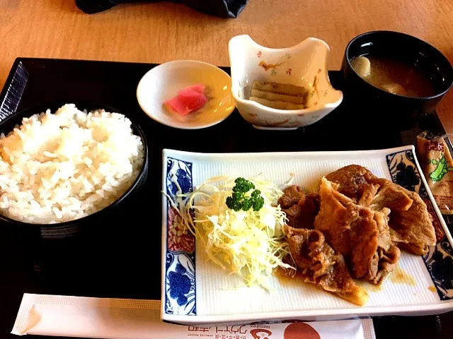 ゲレンデ 生姜焼き定食|yukoさん