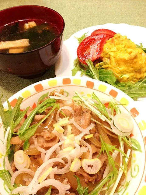 Snapdishの料理写真:豚丼、かぼちゃサラダ、味噌汁|ゆっきさん