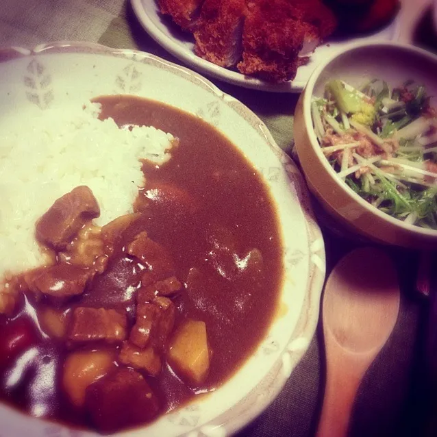 Snapdishの料理写真:カレー&水菜サラダ、トッピングにチキンカツ！|シーチキンさん