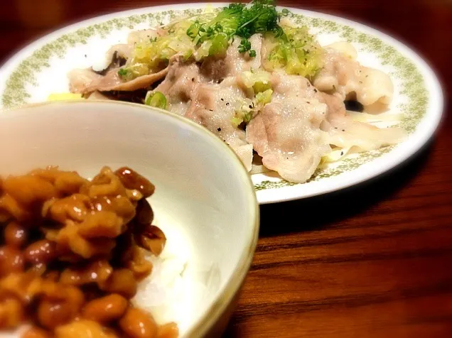 豚肉と野菜のレンジ蒸し、しょぼろ納豆ご飯|みーさん