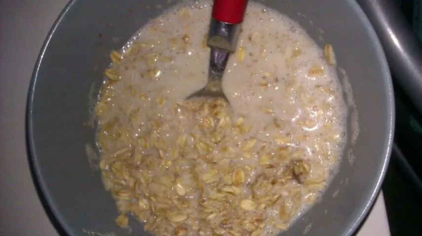 oatmeal in almond milk|staphanyさん