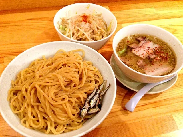 Snapdishの料理写真:にぼ三郎つけ麺 野菜増し|kutsuna ippeiさん