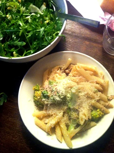 Pasta met brocolli  en ruculasalade|petitさん