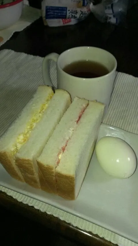 Snapdishの料理写真:食パンサンドイッチ|トロちゃんさん