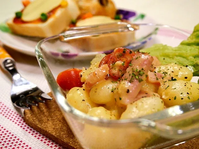 朝ごはん ベーコンとトマトのニョッキ🎶|メイスイさん