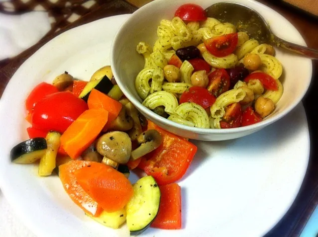 Snapdishの料理写真:Pasta salad w/ fried vegetables on the side|Emi Chiba-Smithさん