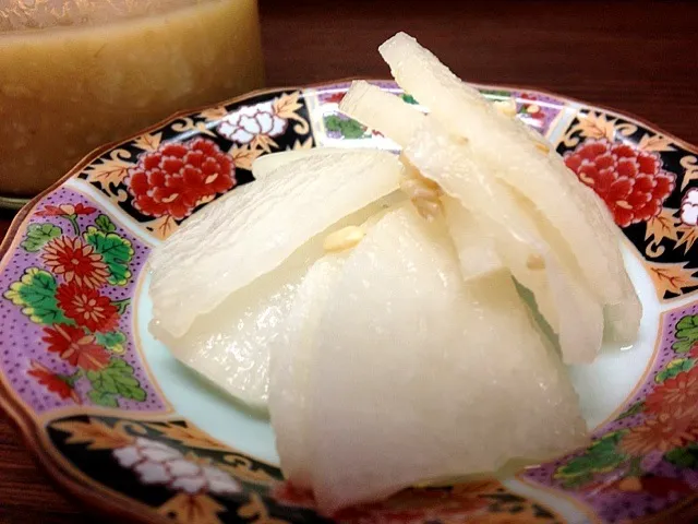 Snapdishの料理写真:手作り玄米塩麹の浅漬け / Japanese radish pickled in malted rice|鰻大好き❤さん