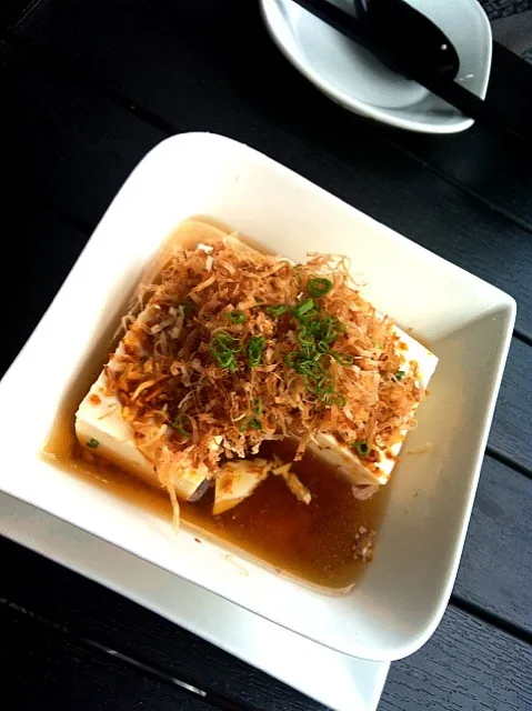 Healthy tofu meal with bonito flakes|tiffany chendrainyさん