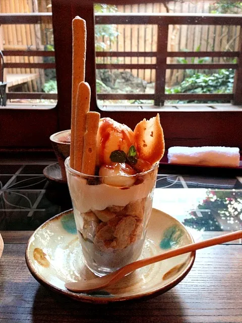 Snapdishの料理写真:キャラメルみたらしパフェ|カツゴンさん