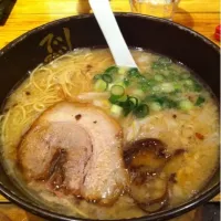 Snapdishの料理写真:でびっとの醤油とんこつラーメン|Ｋさん