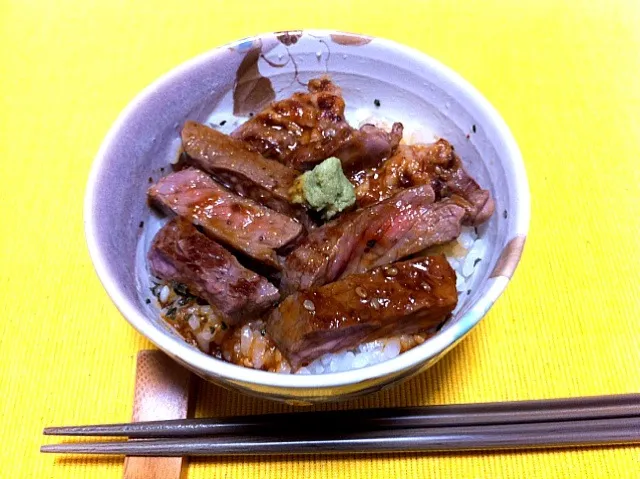 ステーキ丼|マダムスミコさん