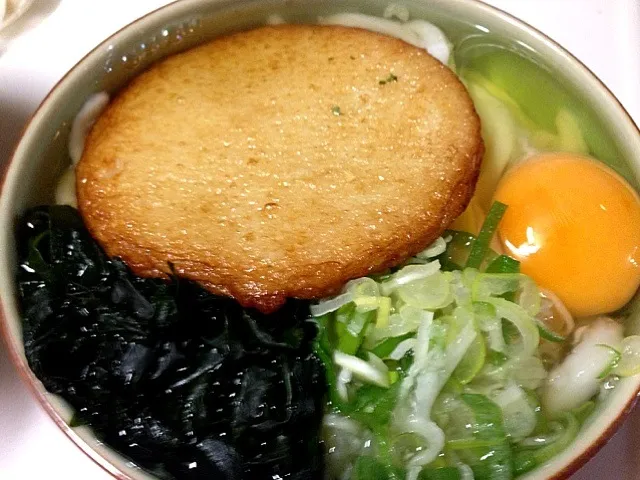 丸天ワカメ玉子うどんっ‼😋|みほままこさん