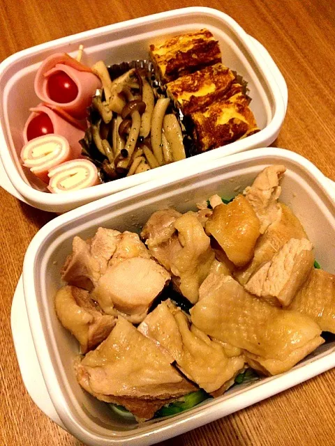 Snapdishの料理写真:お弁当♡蒸し鶏、卵焼き、キノコのバターソテー、ハム・チーズ・トマト|ウサコさん