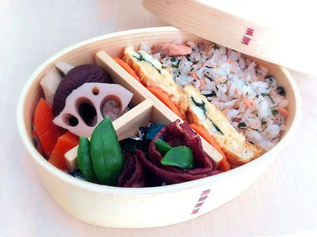 ほぐし鮭と紫蘇わかめの混ぜご飯弁当|ユキさん