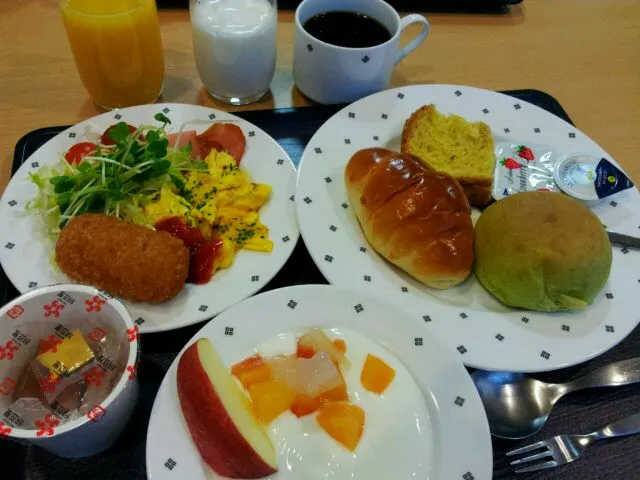 朝食バイキング道後温泉椿館別館|シェリリンさん