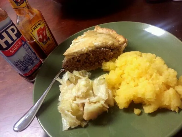 Scottish meat pie with bashed neeps and butter-braised cabbage|Fia Fortuneさん