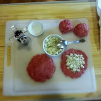 Blue Cheese stuffed burgers|Food Idiot Tryingさん