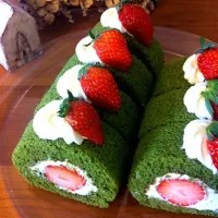 抹茶と苺のロールケーキ🍓