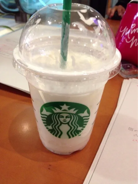 Snapdishの料理写真:バニラクリームフラペチーノ|明日美さん