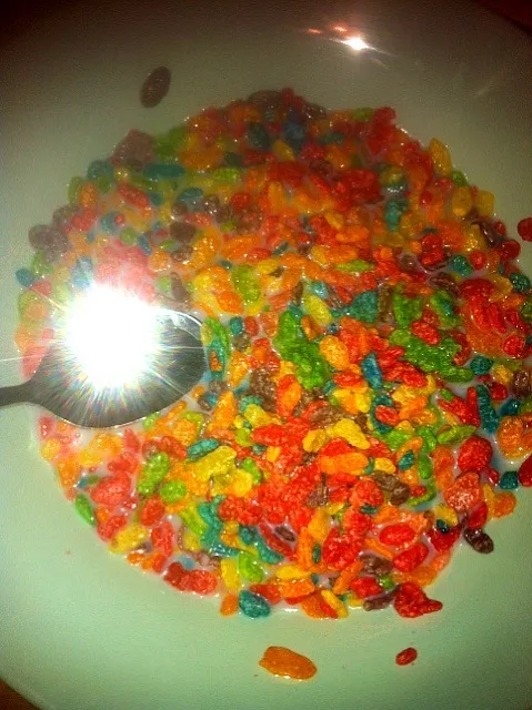 Snapdishの料理写真:Fruity pebbles!!😊☺|hannahさん