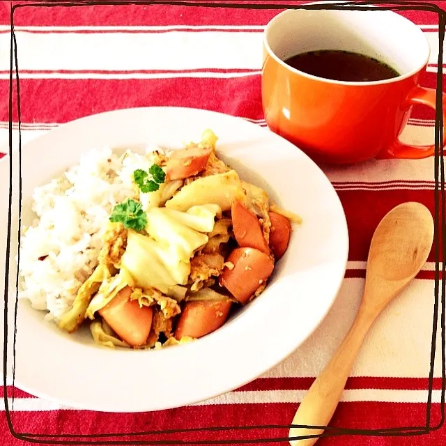 Snapdishの料理写真:中華卵炒め丼、コンソメスープ|なぎささん