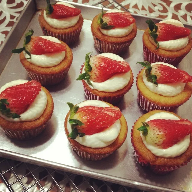 Strawberry shortcake cuppies|hurul | 후룰さん