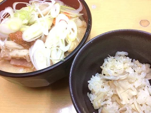 胡麻味噌具だくさんうどんと岩下の新生姜の炊き込み御飯|めいたん☆さん