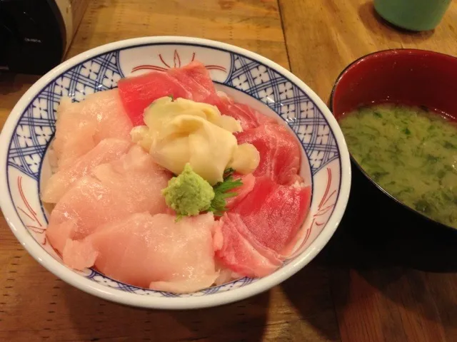 まぐろ二色丼、なま海苔みそし|安宅正之さん