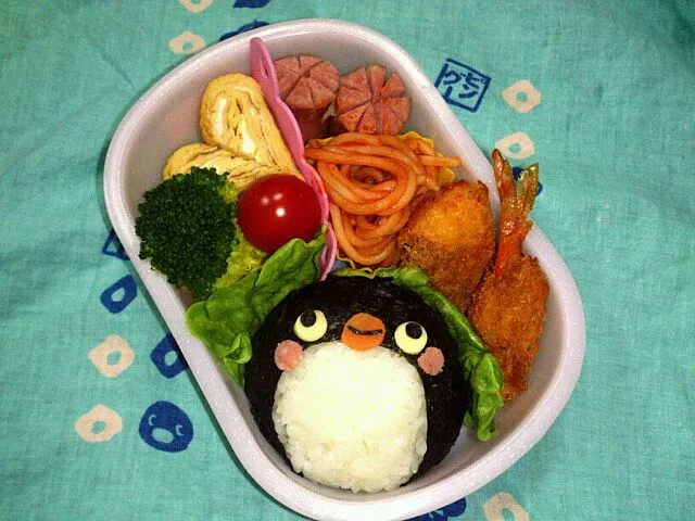 Snapdishの料理写真:お別れ遠足♪ペンギン弁当☆|takatokkiさん