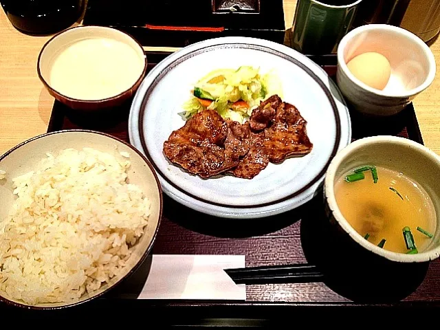 タン焼朝定食  ３９０円！|幕の内ハリーさん