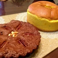 Snapdishの料理写真:フォンダンオペカンとかぼちゃのシフォンケーキ|yuunnaさん