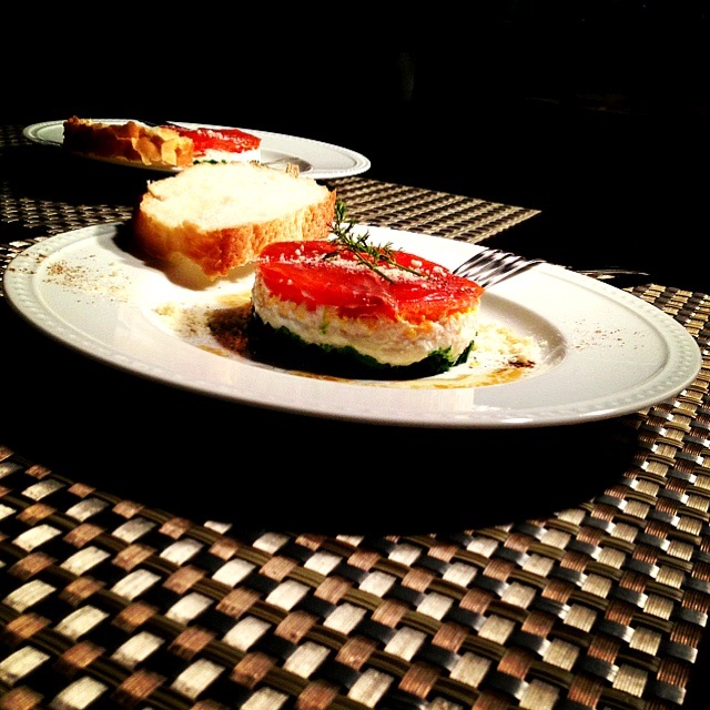 Terrine de saumon fume, crabe et fleur de colza サーモンとカニ、菜の花のテリーヌ